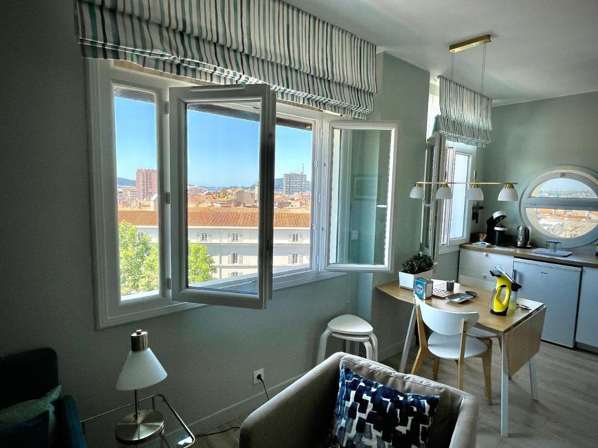 Vue sur Rade: Élégant Appartement Climatisé au Cœur de Toulon Historique Exterior photo